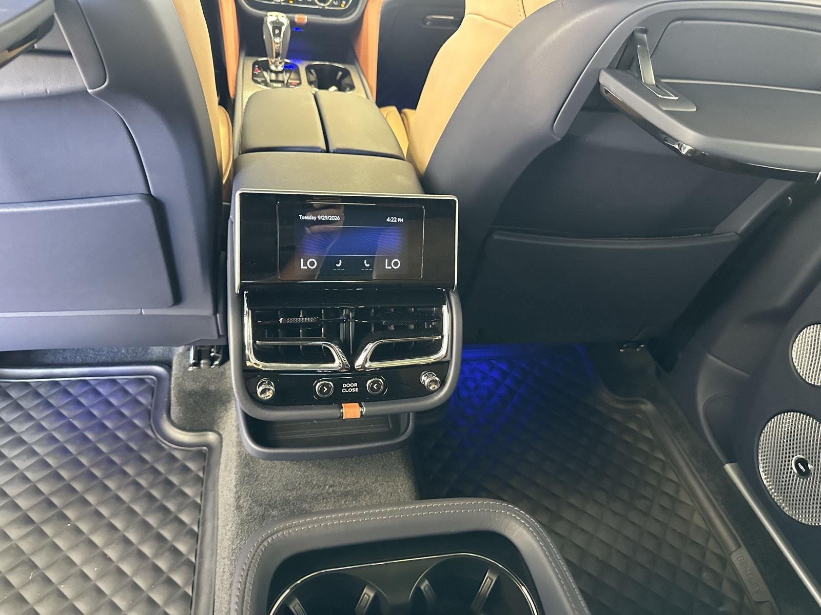 New 2026 Bentley Bentayga Extended Wheelbase AWD/4WD image 38