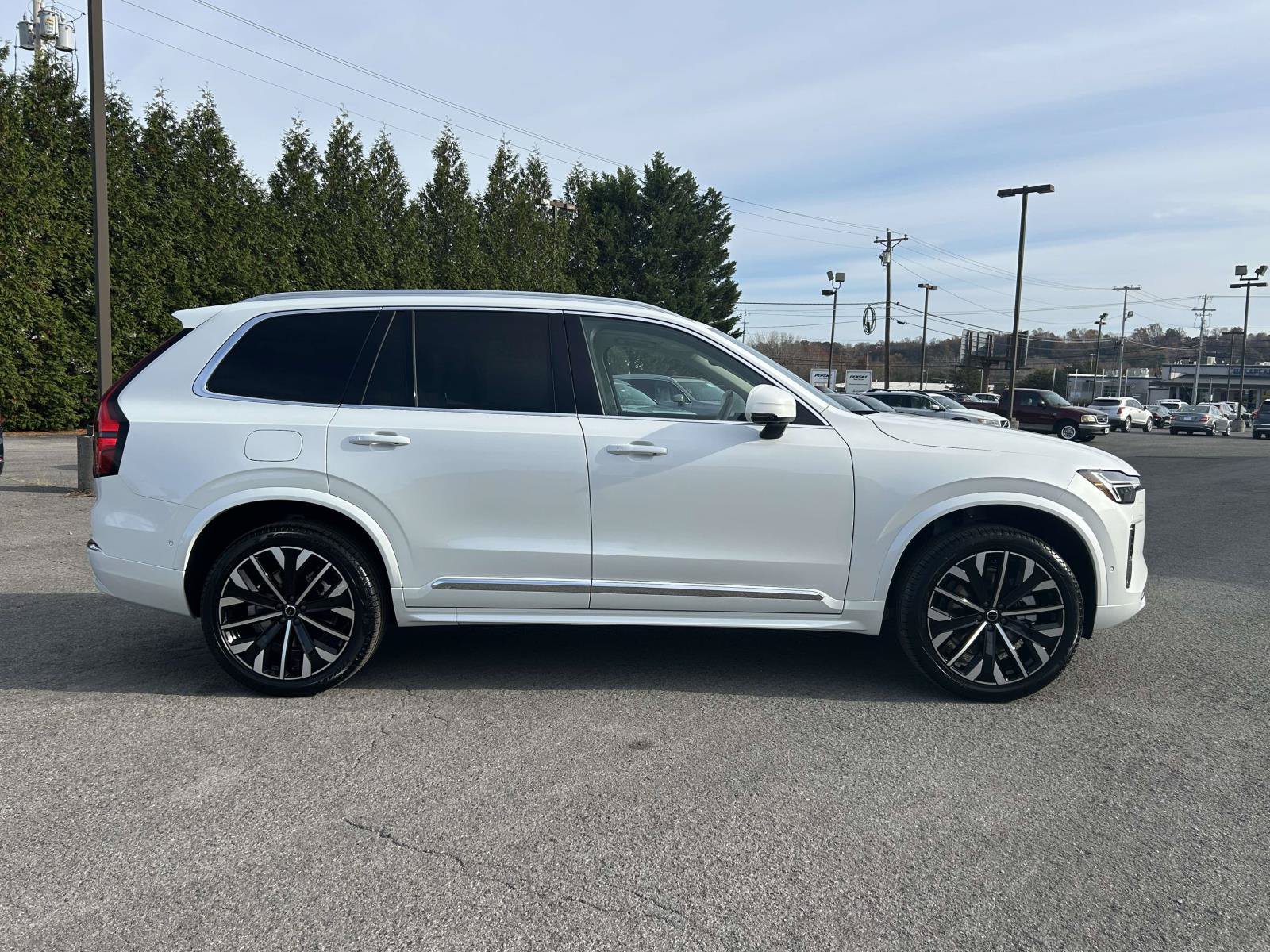 New 2026 Volvo XC90 B6 Ultra w/ Protection Package Premier AWD/4WD image 2