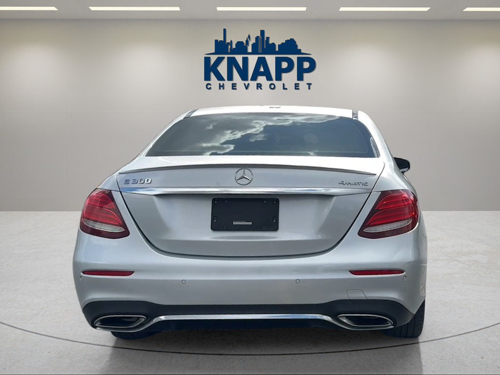Used 2017 Mercedes-Benz E 300 4MATIC image 4