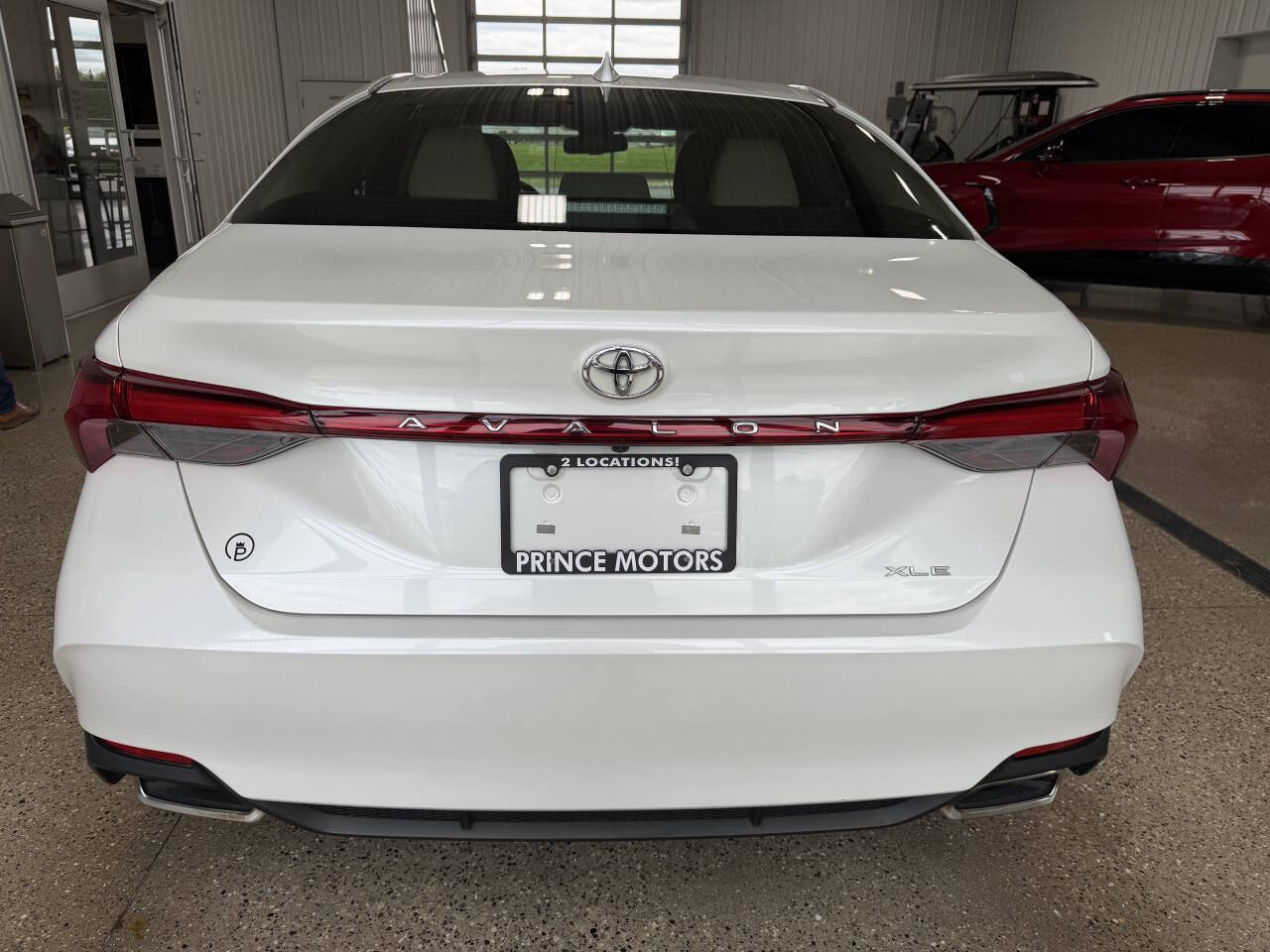 Used 2021 Toyota Avalon XLE FWD image 4