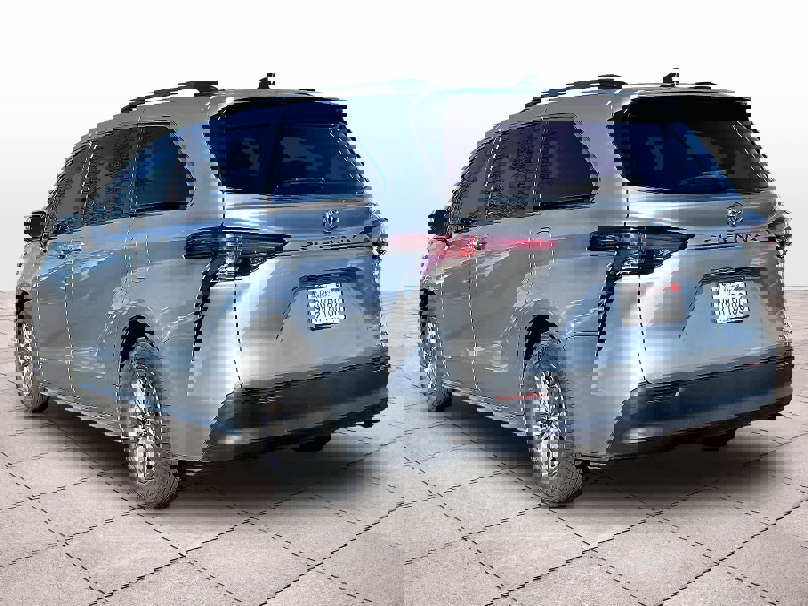 Used 2021 Toyota Sienna LE image 13