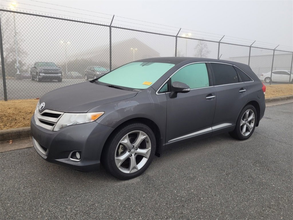 Used 2015 Toyota Venza XLE image 2