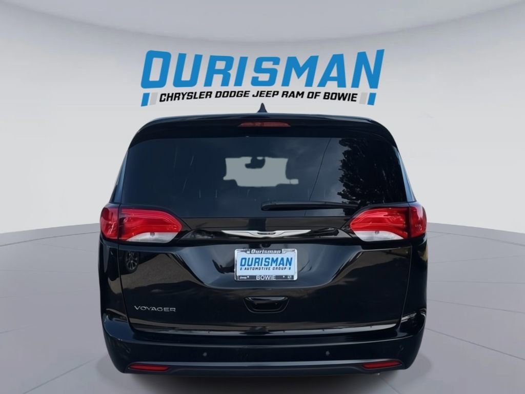 New 2026 Chrysler Voyager LX image 5