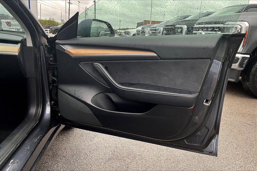 Used 2021 Tesla Model 3 Standard Range Plus RWD image 19