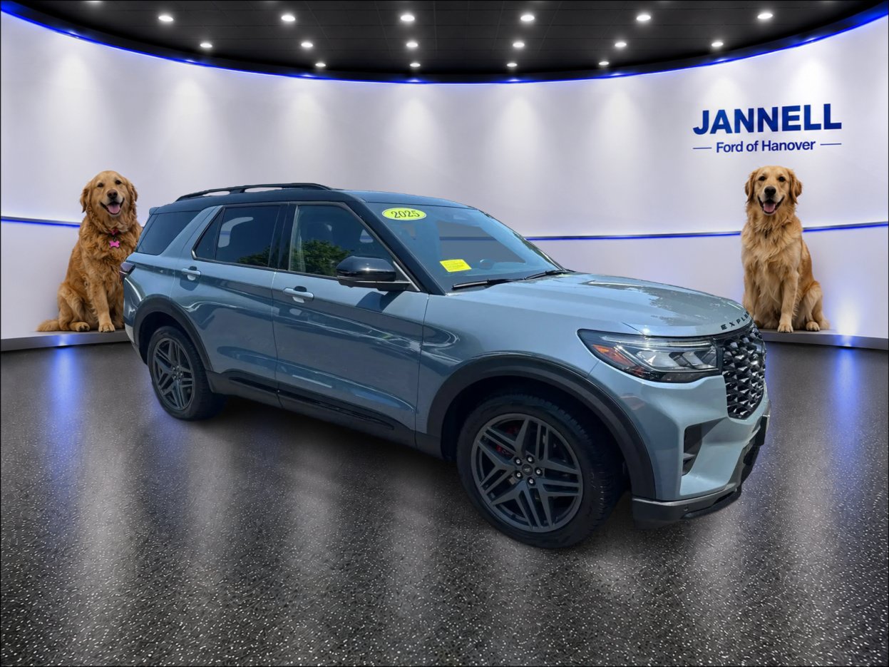 Used 2025 Ford Explorer ST w/ Sun And Sound Package AWD/4WD image 3