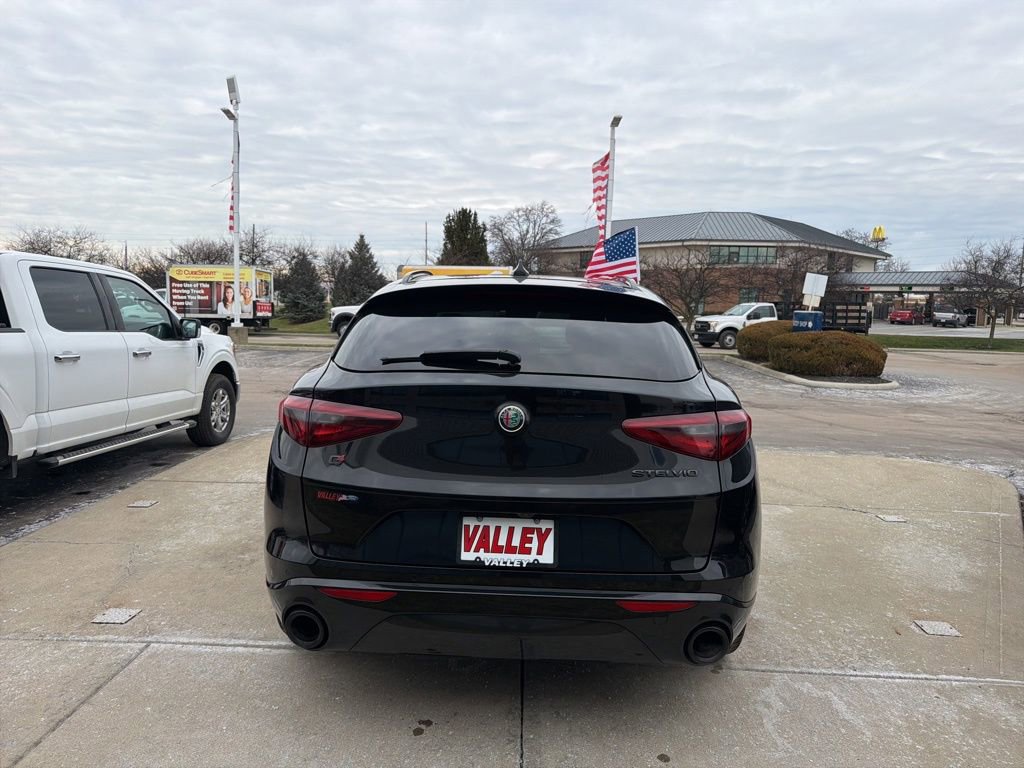 Used 2020 Alfa Romeo Stelvio Ti Sport w/ Quick Order Package 22S Sport image 6