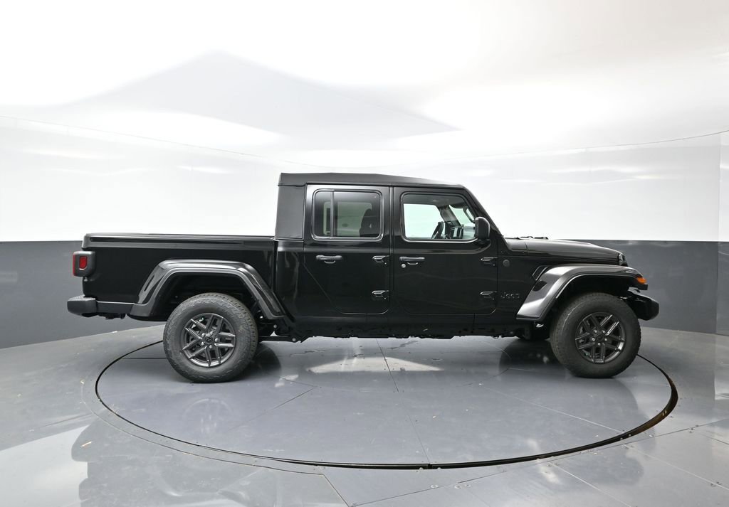 New 2026 Jeep Gladiator Sport image 4