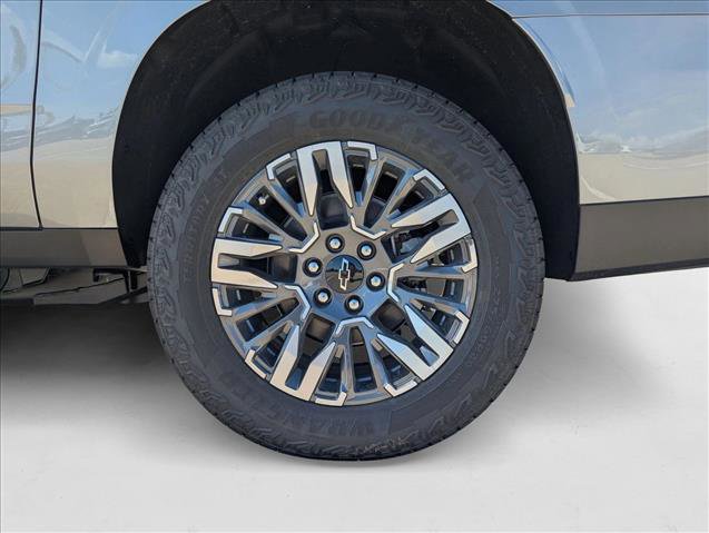 New 2026 Chevrolet Suburban Z71 w/ Comfort Package image 12