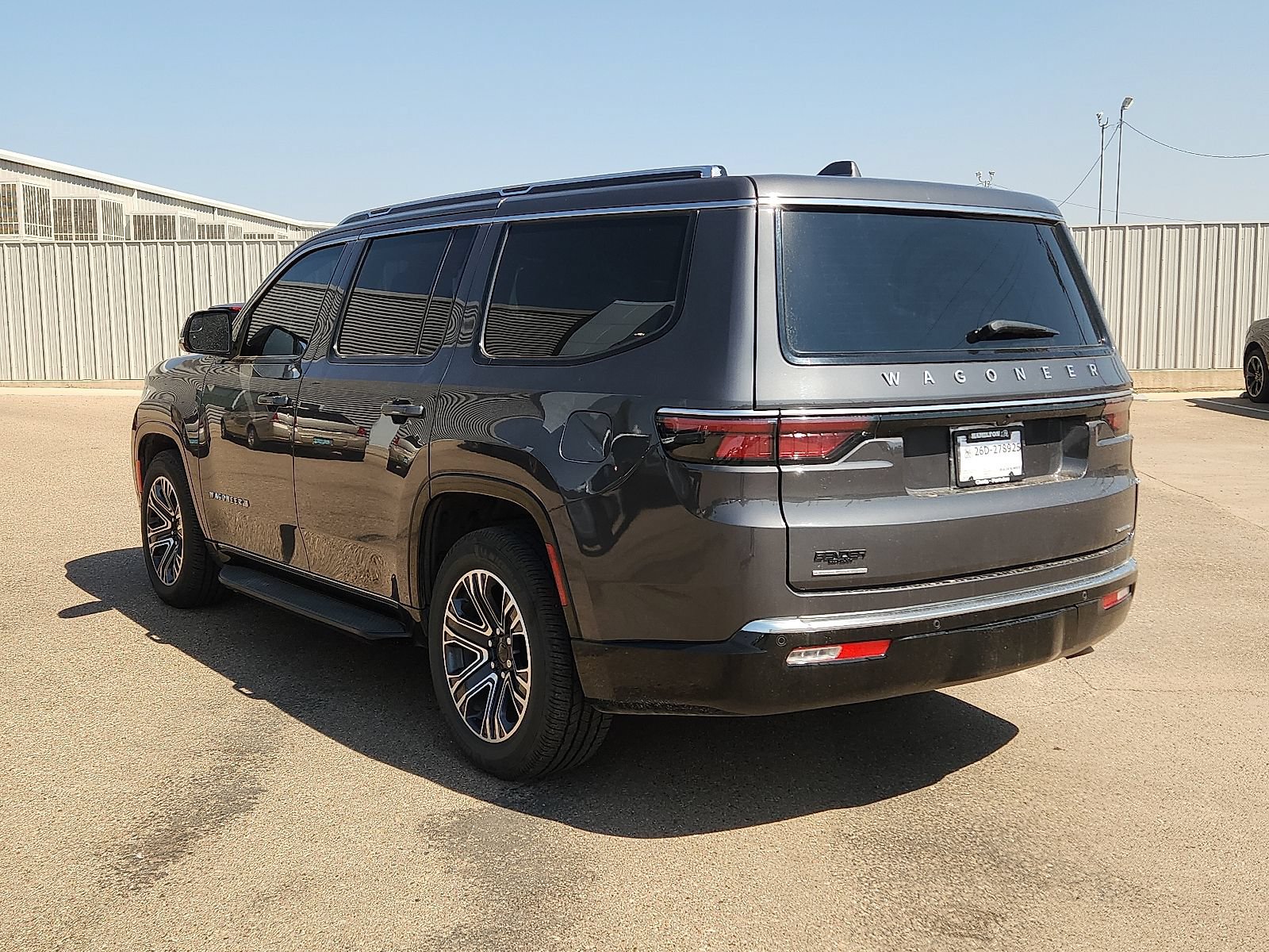 Used 2022 Jeep Wagoneer Series III AWD/4WD image 3