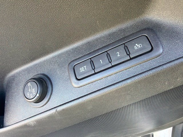 Used 2019 Chevrolet Equinox Premier FWD image 24
