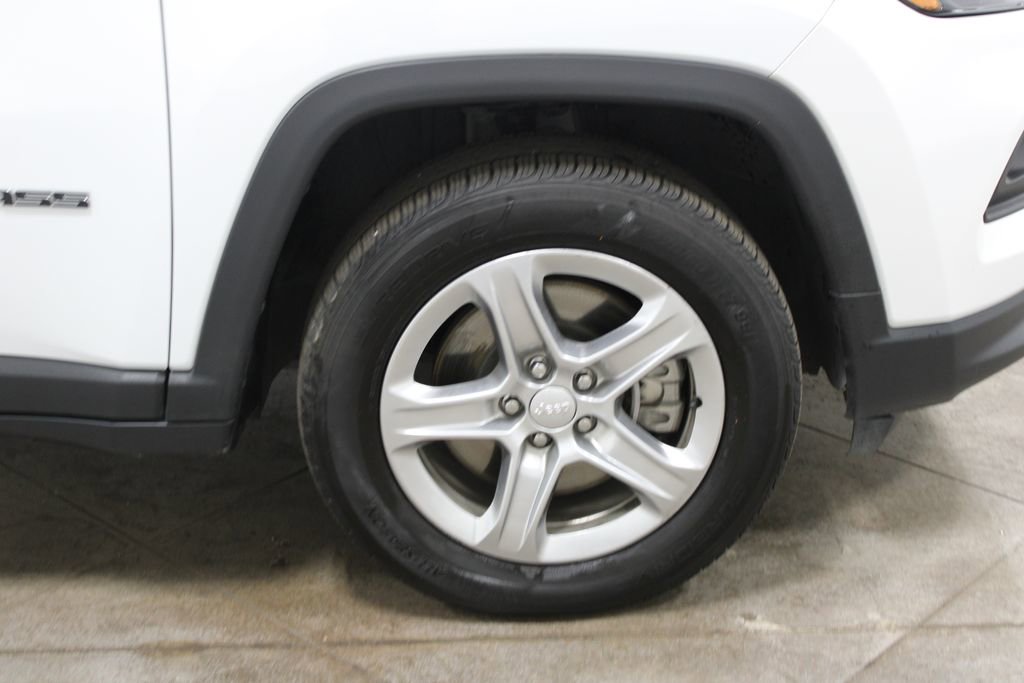 Used 2024 Jeep Compass Latitude image 48