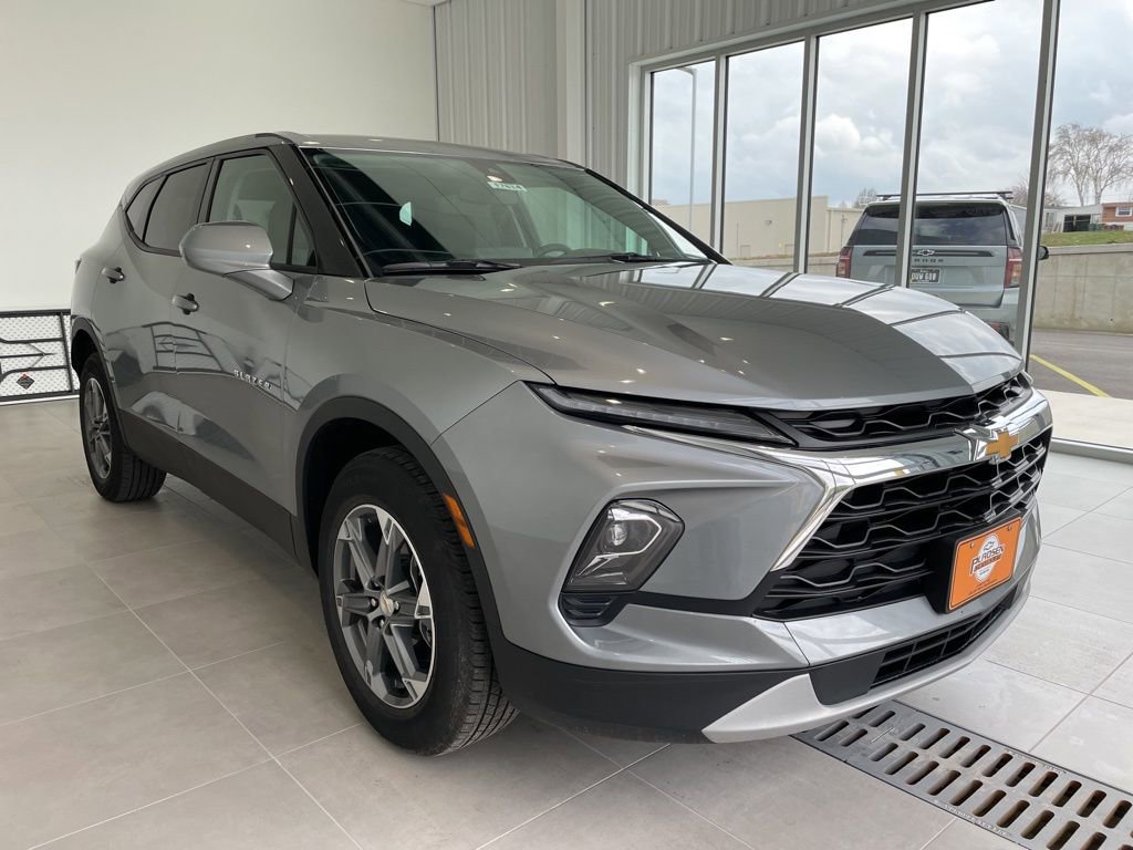 Used 2025 Chevrolet Blazer LT AWD/4WD image 6