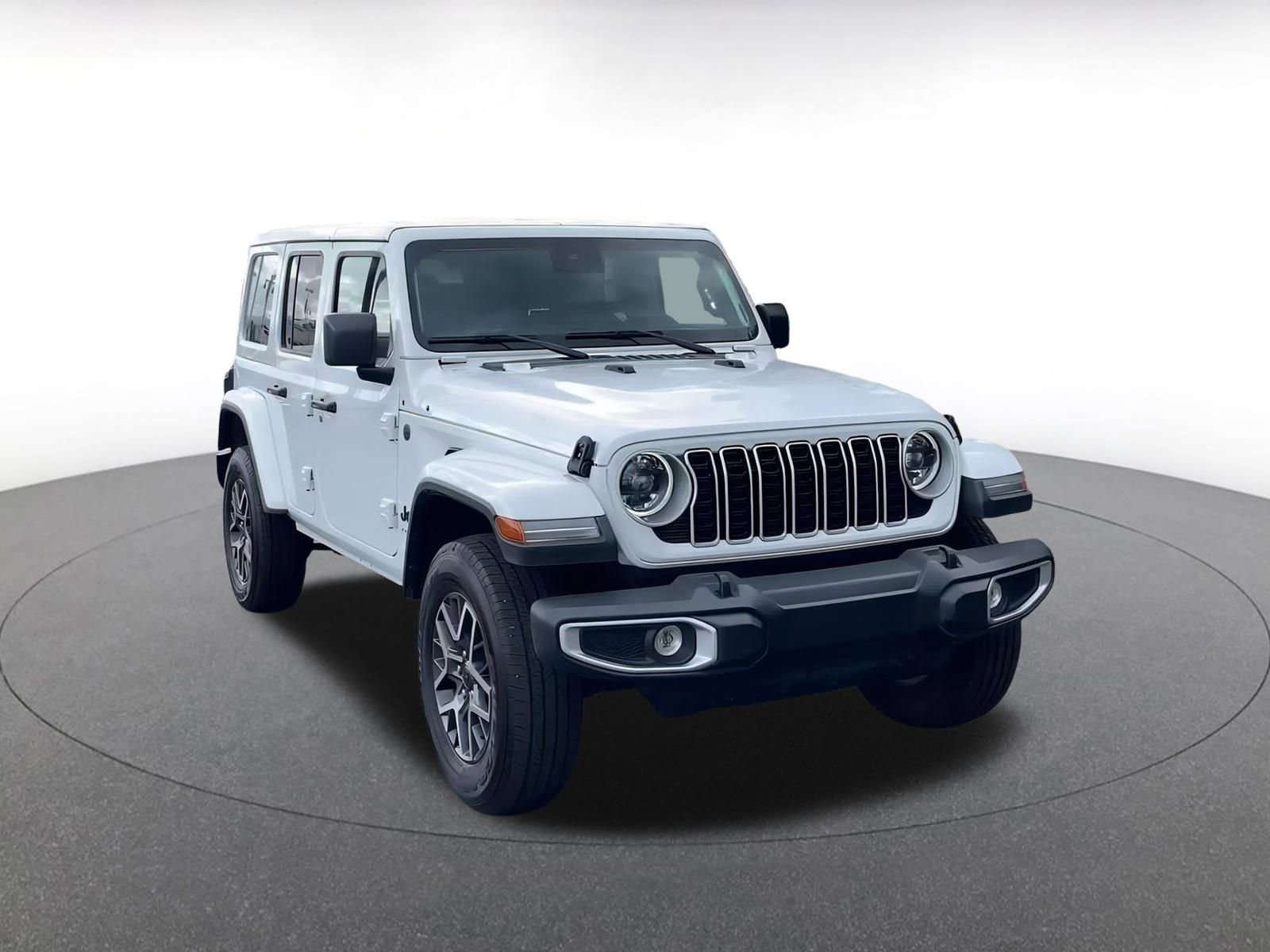 Used 2025 Jeep Wrangler Sahara image 3