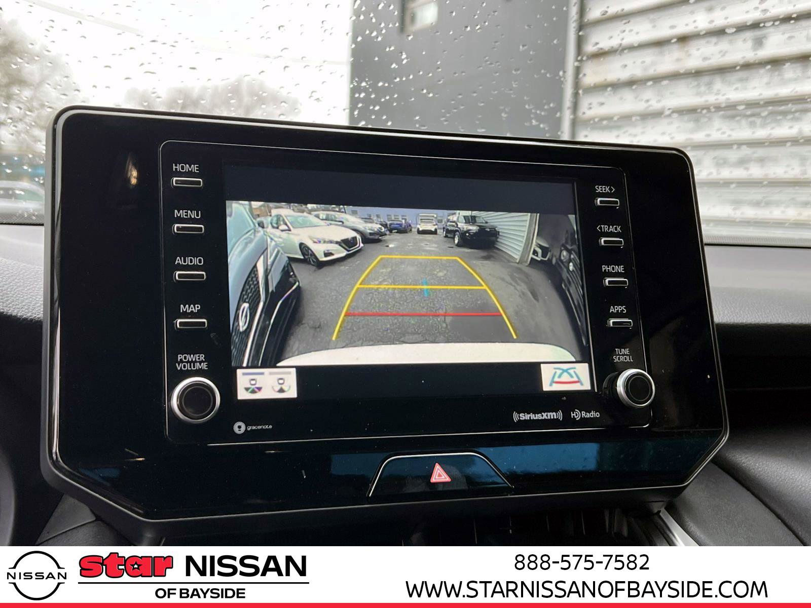 Used 2021 Toyota Venza LE image 27