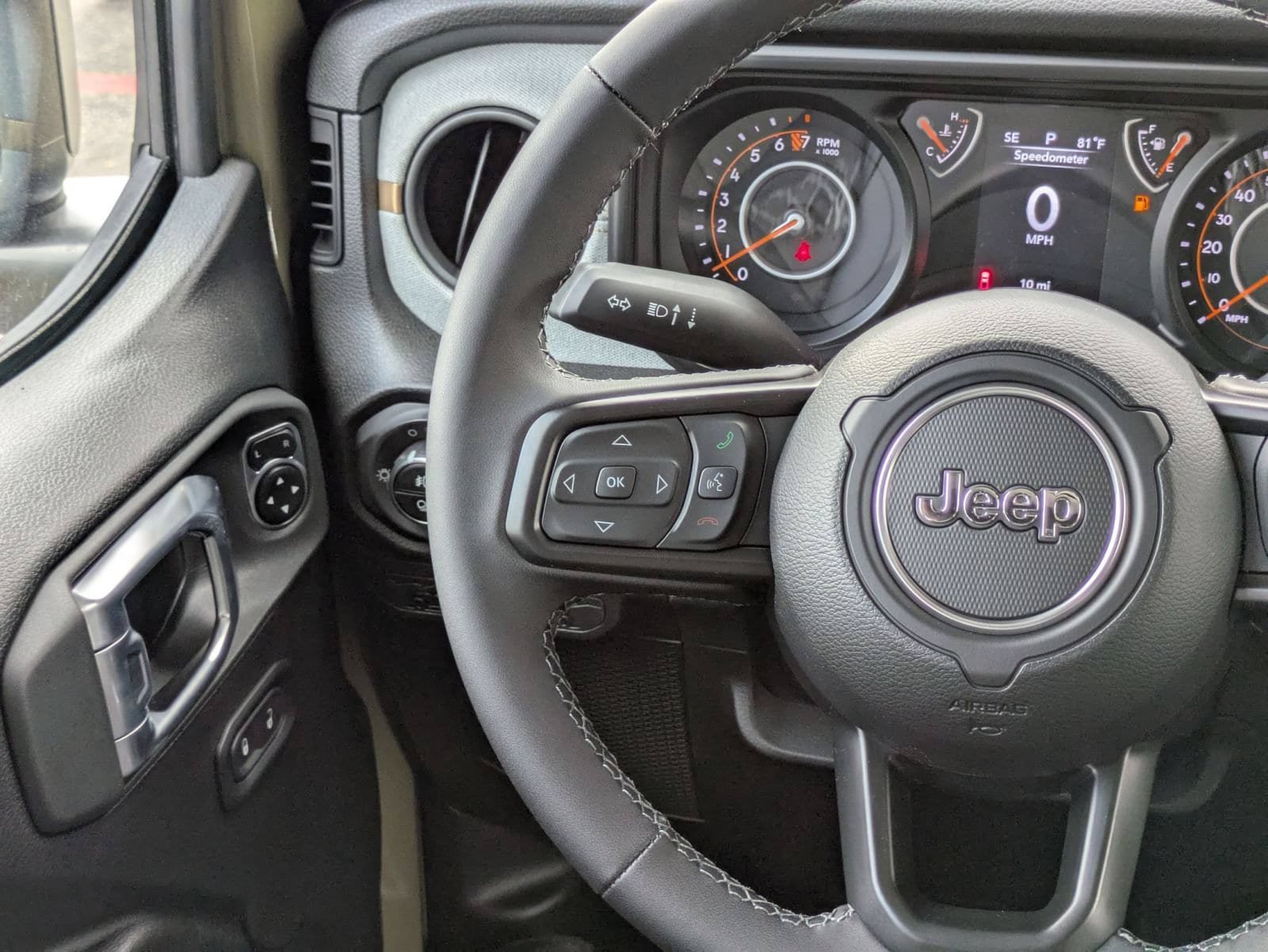 New 2025 Jeep Gladiator Sport AWD/4WD image 17