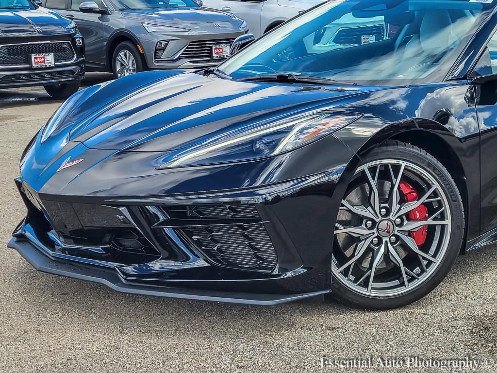 Used 2025 Chevrolet Corvette Stingray Premium Conv w/ Z51 Performance Package image 3