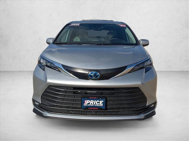 Used 2025 Toyota Sienna XLE video 2