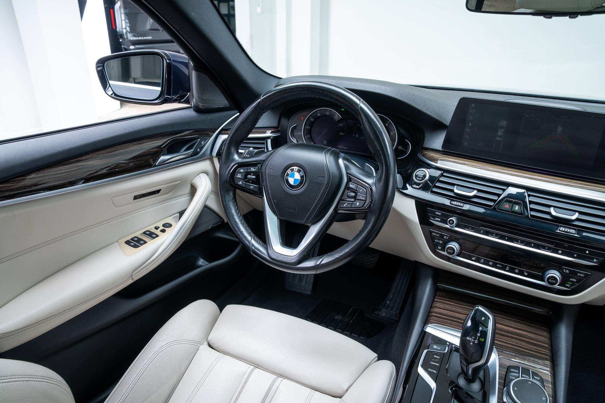Used 2019 BMW 530i RWD image 10