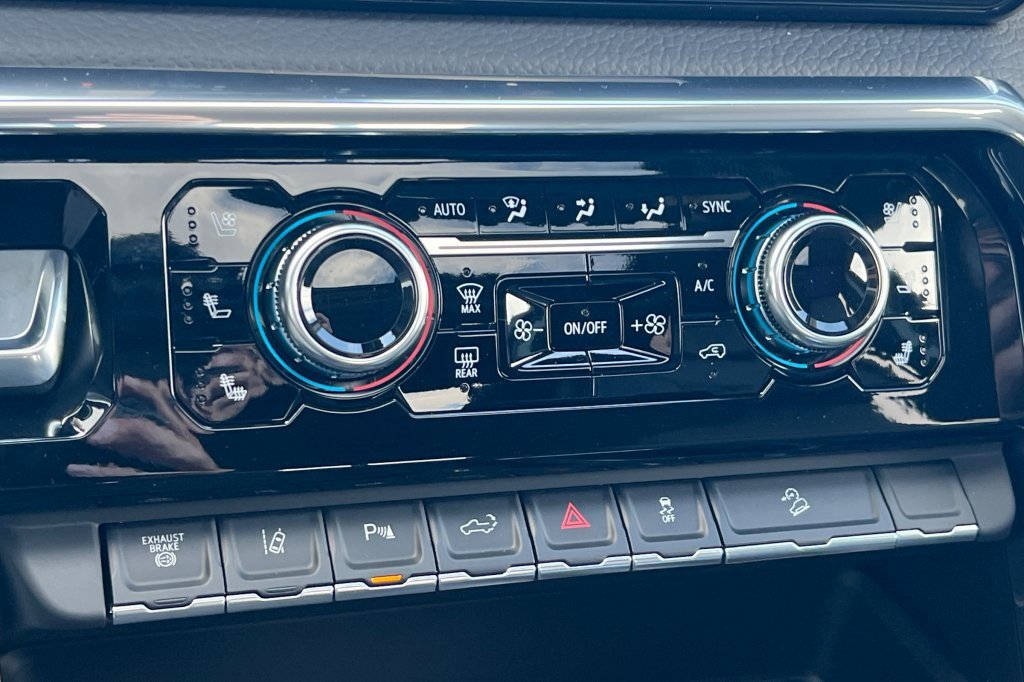 New 2026 GMC Sierra 3500 Denali w/ Denali Reserve Package image 17