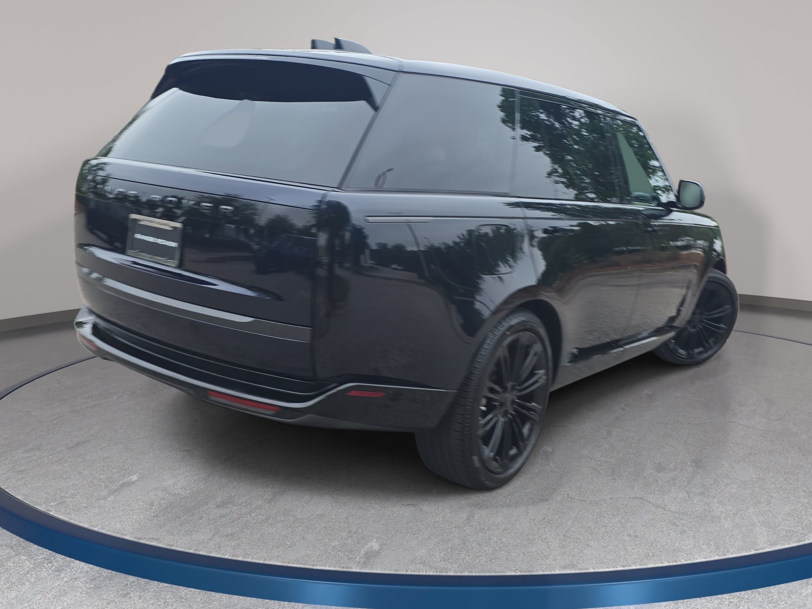 Certified 2026 Land Rover Range Rover Long Wheelbase SE AWD/4WD image 5