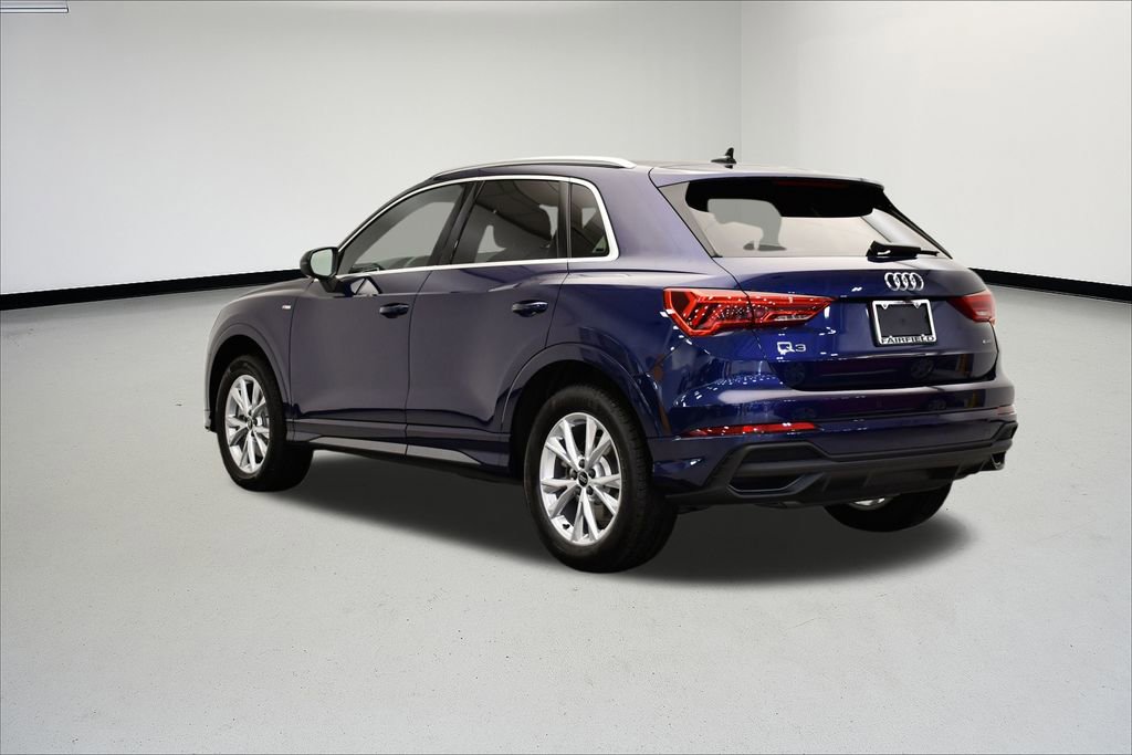 Used 2025 Audi Q3 2.0T Premium w/ Convenience Package image 3