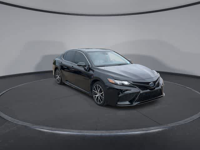 Used 2023 Toyota Camry SE FWD image 2