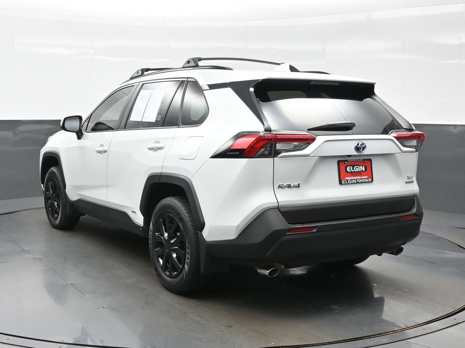 Used 2024 Toyota RAV4 XLE Premium AWD/4WD image 4