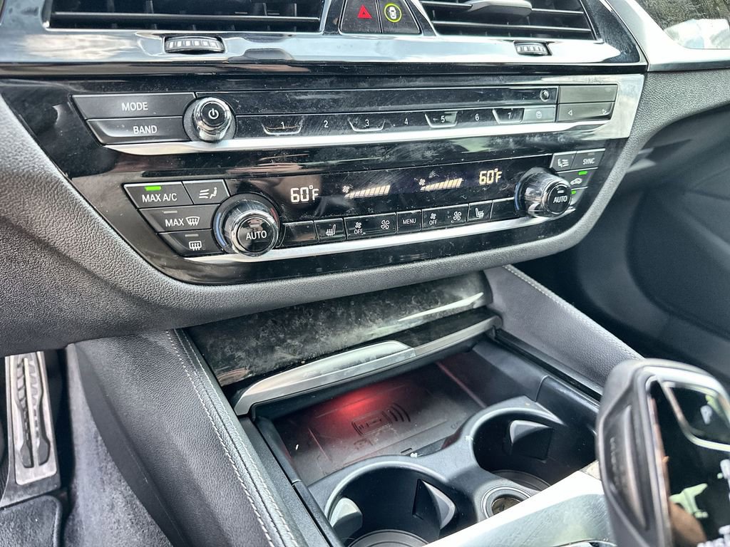 Used 2023 BMW M550i xDrive w/ Executive Package image 27