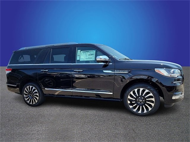 New 2024 Lincoln Navigator L Black Label image 3