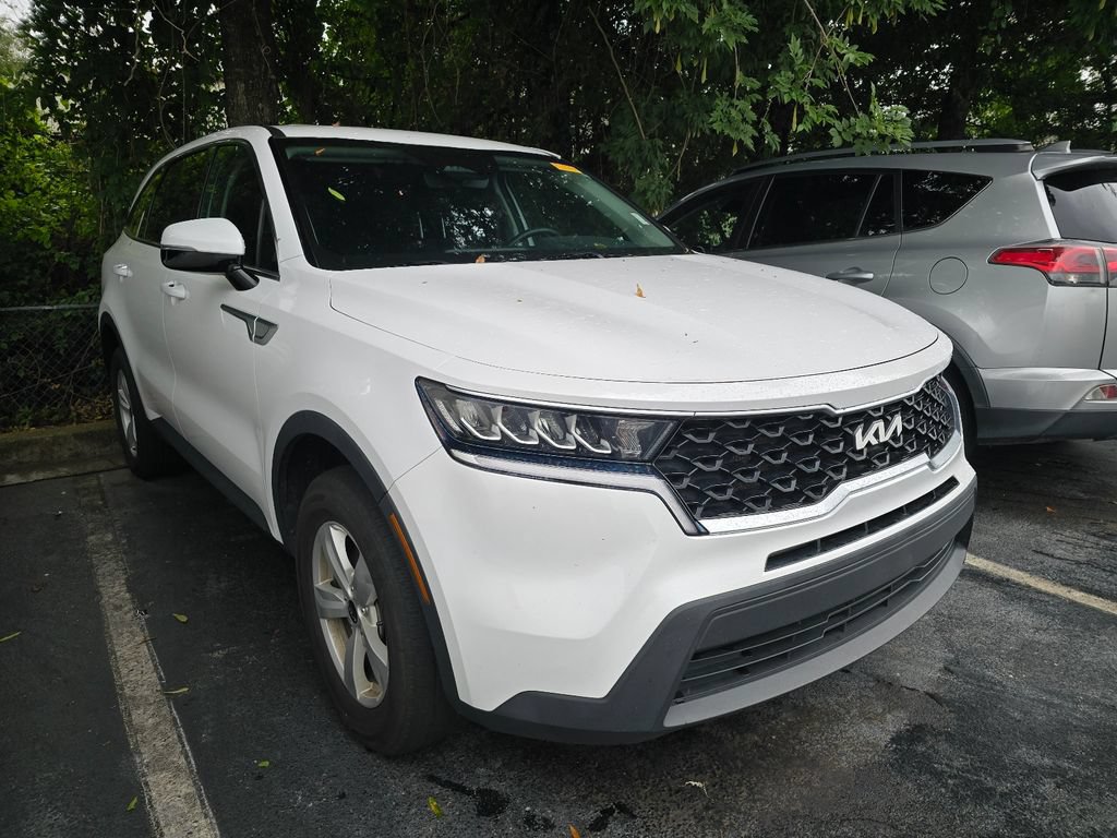 Used 2023 Kia Sorento LX AWD/4WD image 1