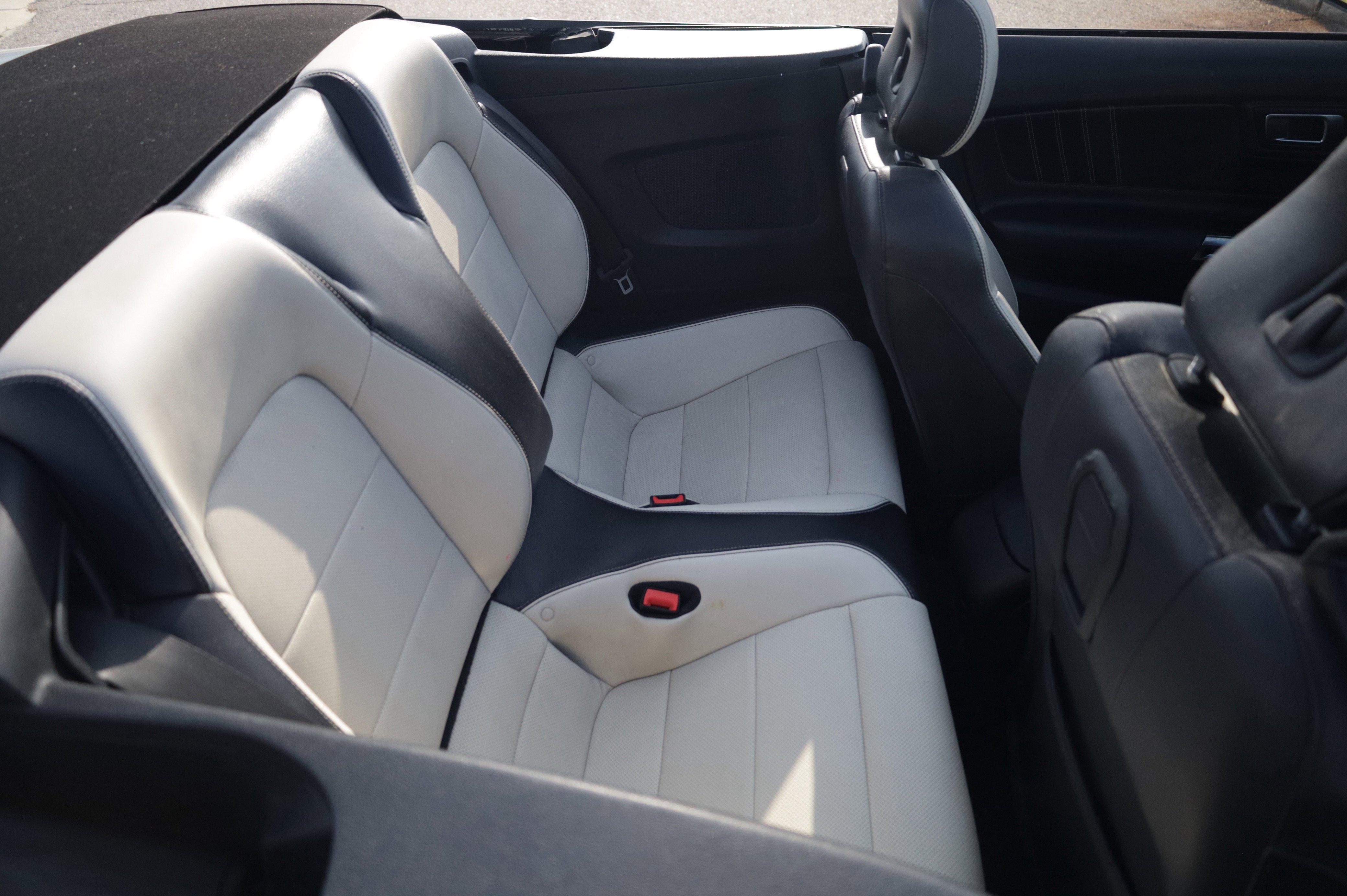 Used 2020 Ford Mustang Premium RWD image 29