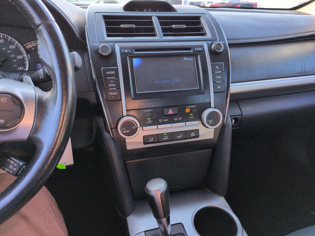 Used 2013 Toyota Camry SE FWD image 18