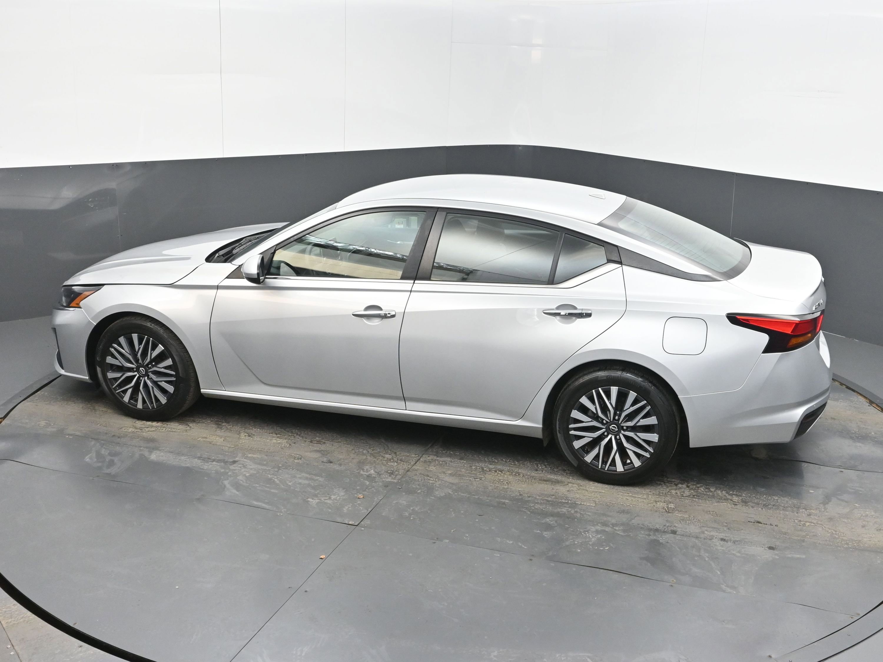 Used 2023 Nissan Altima 2.5 SV image 35