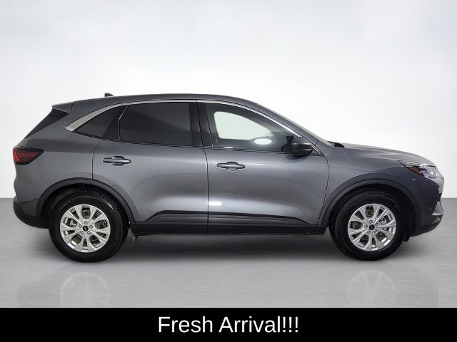 Used 2024 Ford Escape Active w/ Cold Weather Package FWD image 2