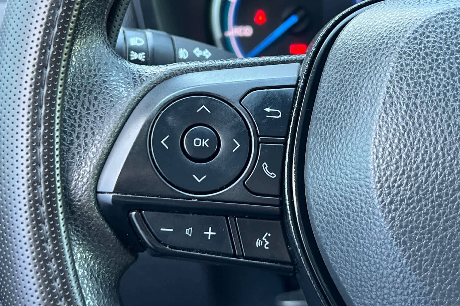 Used 2023 Toyota RAV4 AWD Hybrid image 31