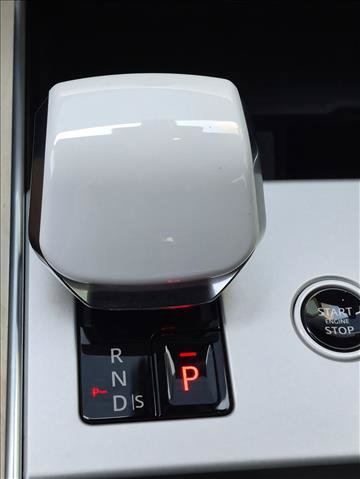 Certified 2025 Land Rover Range Rover SV AWD/4WD image 12