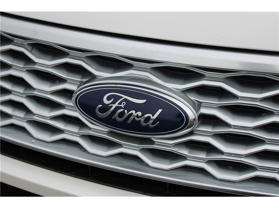 Used 2017 Ford Explorer Platinum image 37