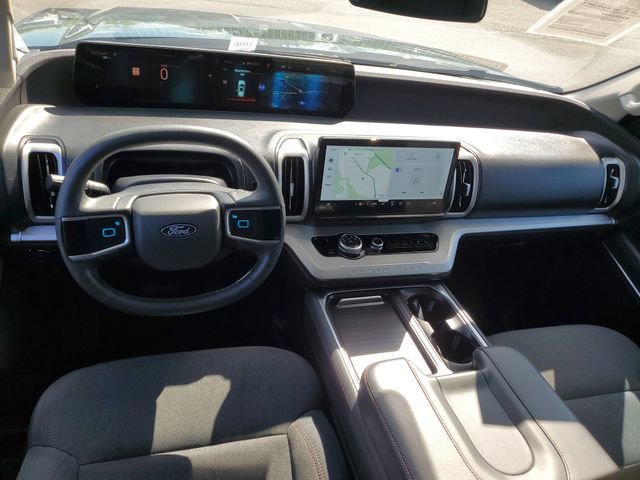Used 2025 Ford Expedition Max Active AWD/4WD image 10