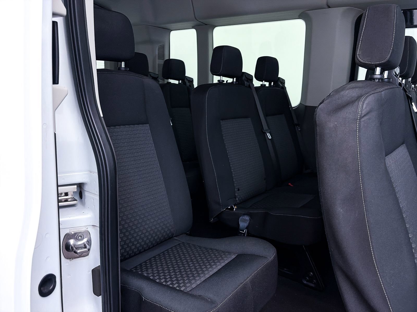 Used 2020 Ford Transit 350 XL image 33