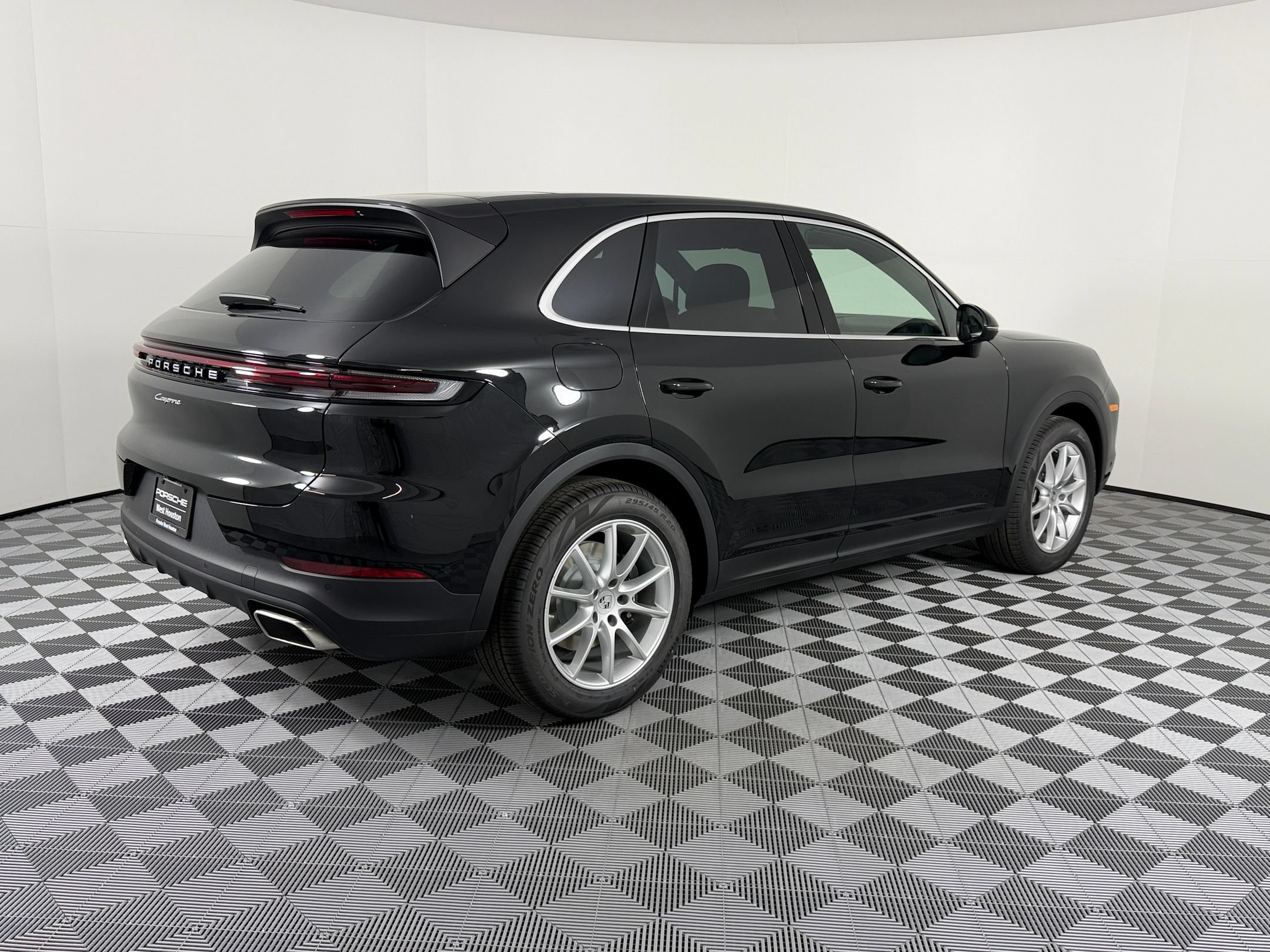 New 2026 Porsche Cayenne AWD/4WD image 9