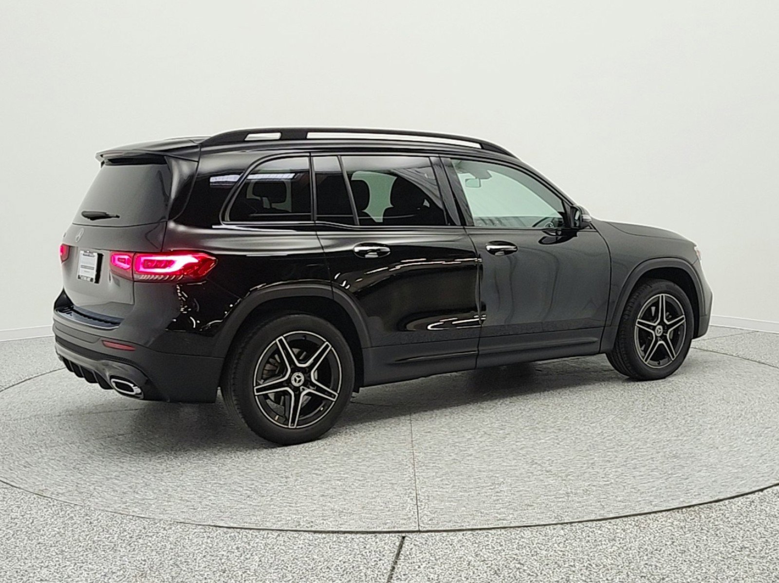 Used 2023 Mercedes-Benz GLB 250 image 5