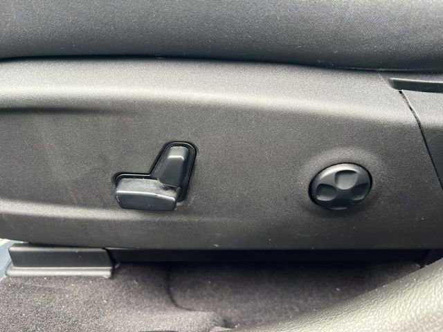 Used 2021 Chrysler 300 Touring w/ Chrome Appearance Package image 5