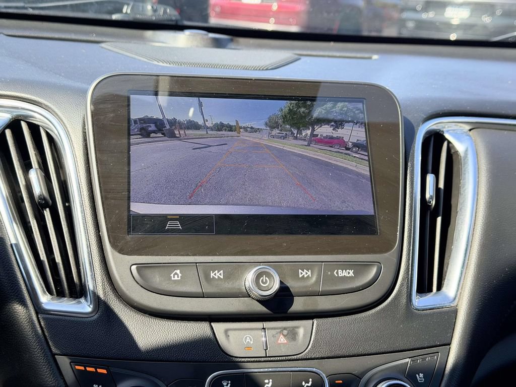 Used 2024 Chevrolet Malibu LT FWD image 18