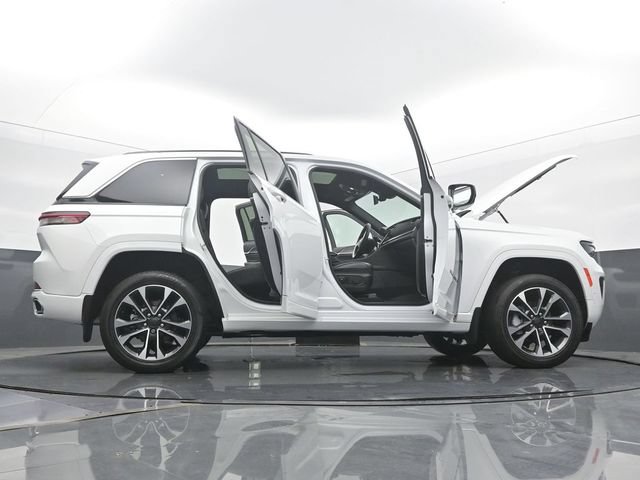 Used 2023 Jeep Grand Cherokee Overland AWD/4WD image 61