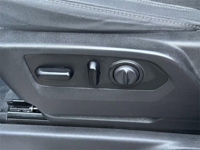 Used 2019 Chevrolet Silverado 1500 LT w/ All-Star Edition image 32