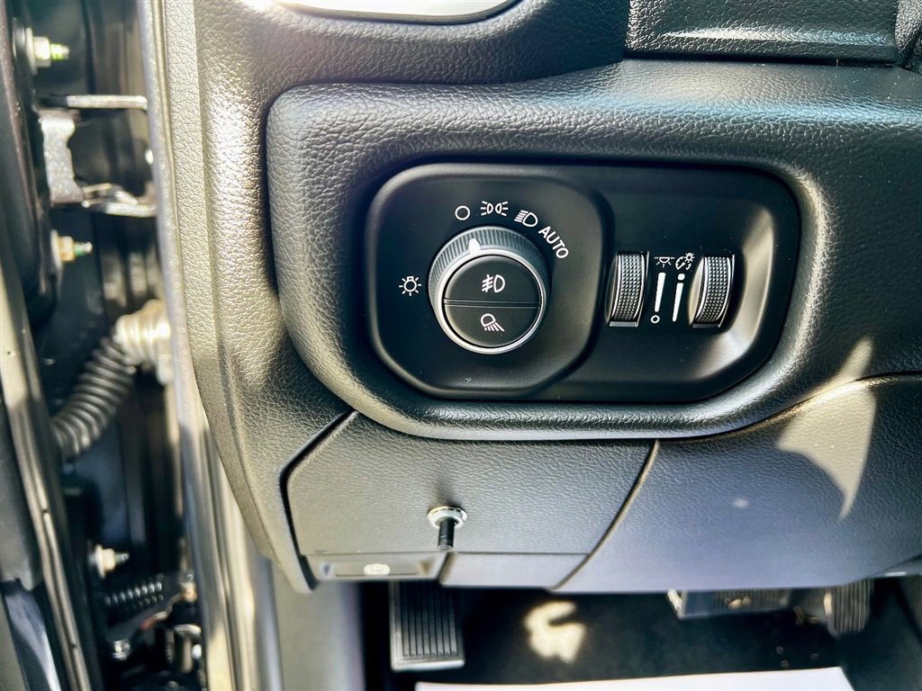 Used 2019 RAM 2500 Laramie image 33