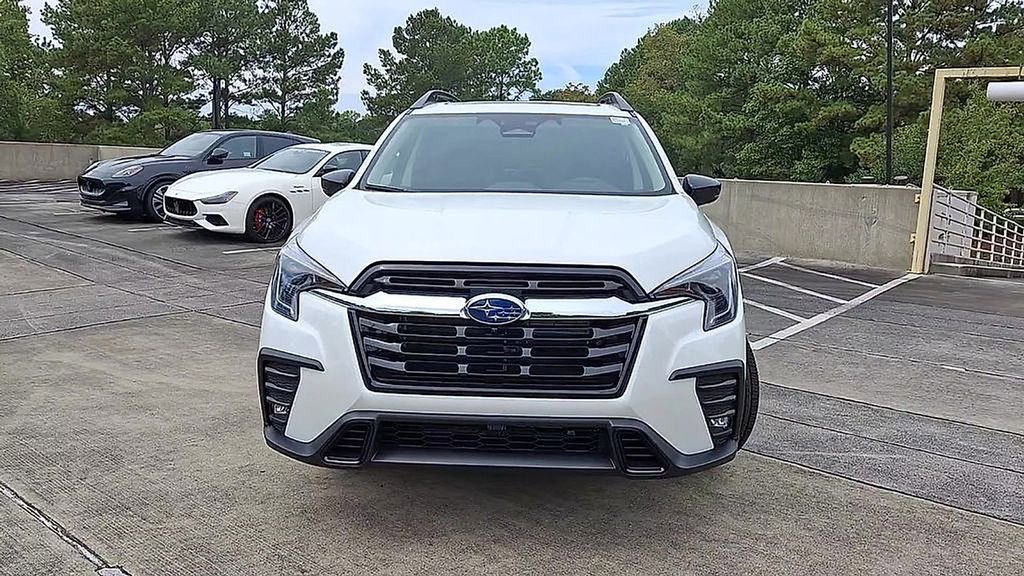 New 2025 Subaru Ascent Limited image 3