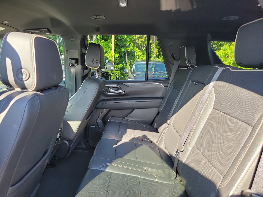 Used 2024 GMC Yukon SLT AWD/4WD image 14