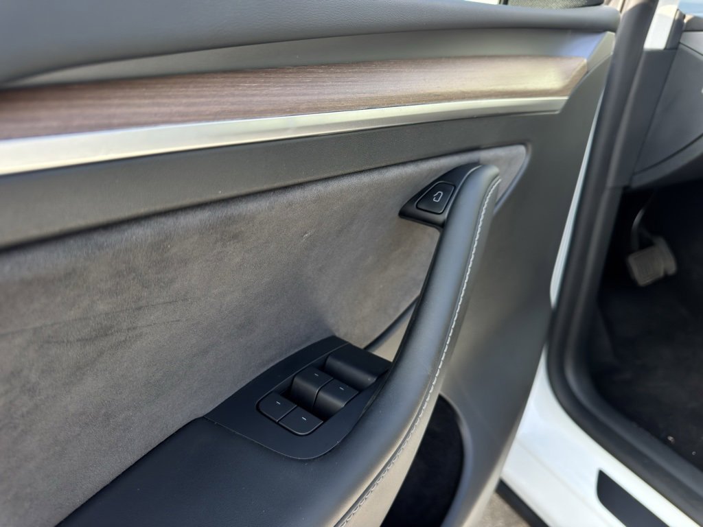 Used 2024 Tesla Model Y Long Range image 17