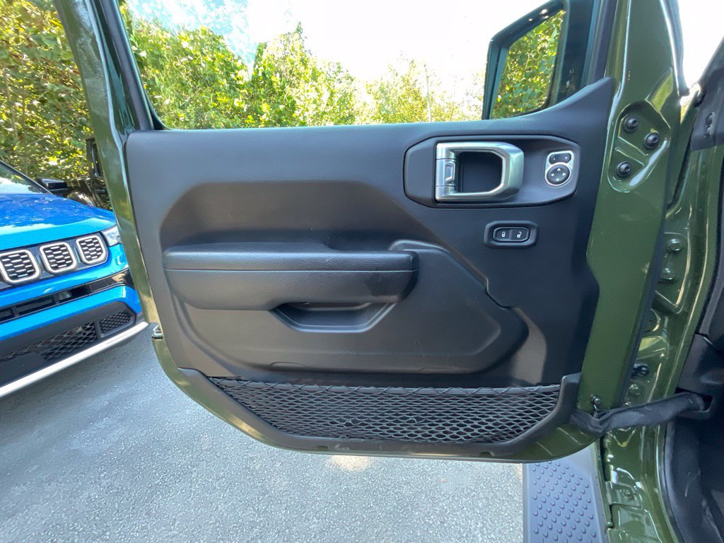 Used 2022 Jeep Wrangler Sport AWD/4WD image 8